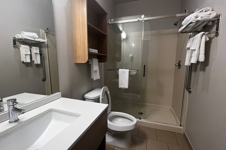 Room 10 of 19