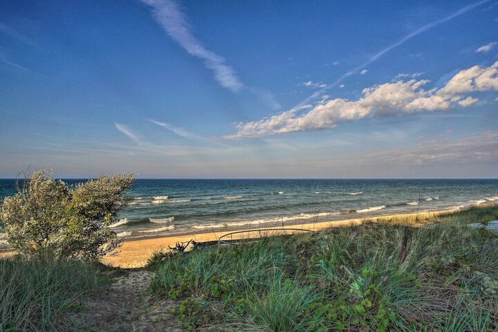 Lakefront Montague Cottage w / Deck & Beach!