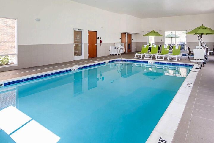 Comfort Suites Marietta - Parkersburg