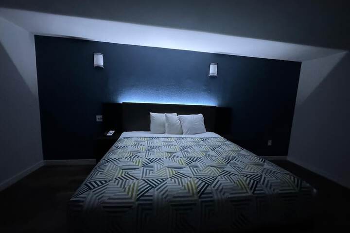 Room 10 of 15