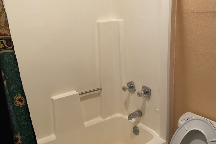 Executive Inn and Suites