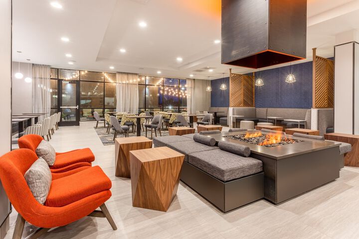 Holiday Inn & Suites Cedar Falls - Waterloo Event Center by IHG