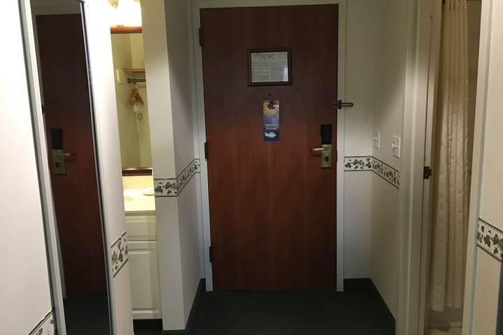 Room 65 of 97