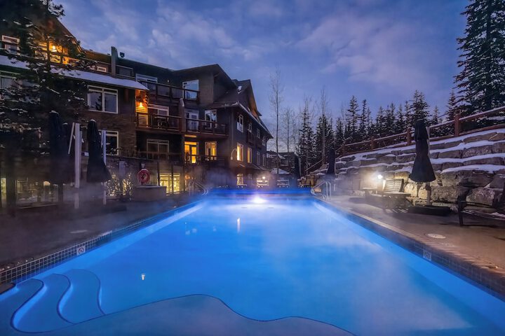Blackstone Mountain Lodge by CLIQUE