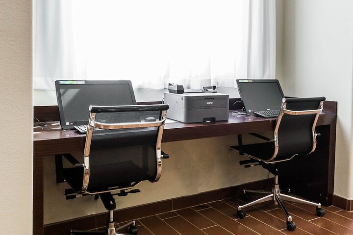 Business Center 40 of 40