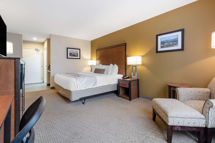Room 13 of 37