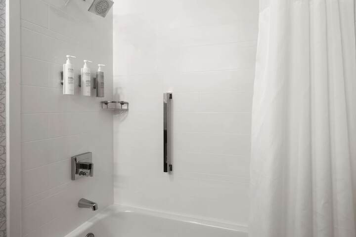 Room 43 of 63