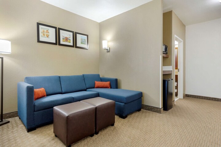 Room 32 of 45