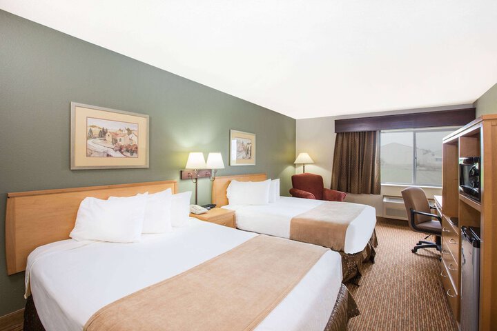 Ramada by Wyndham Spirit Lake / Okoboji