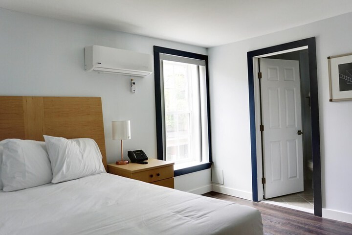 Room 27 of 52
