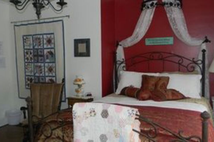 Maple Street Bed & Breakfast