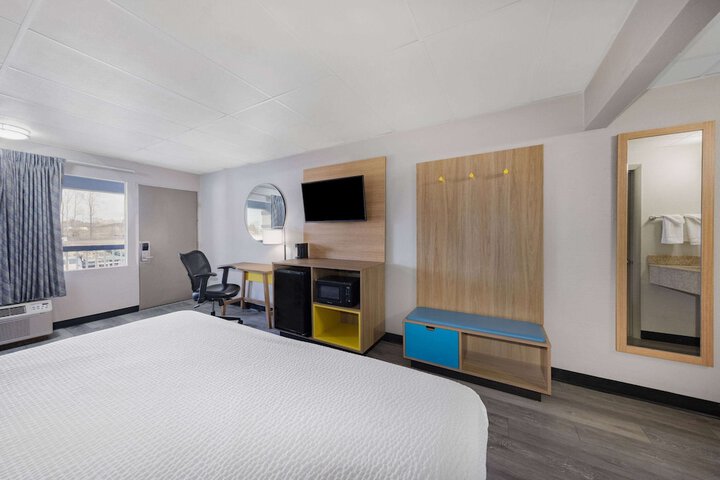 Room 27 of 32