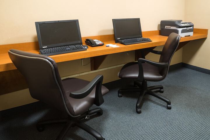 Business Center 18 of 19