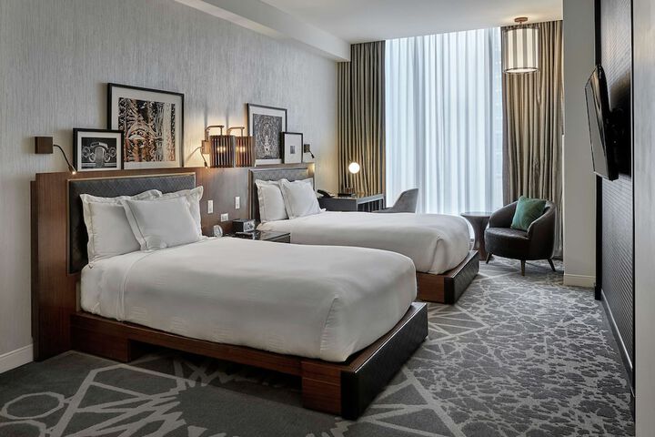 LondonHouse Chicago Curio Collection by Hilton