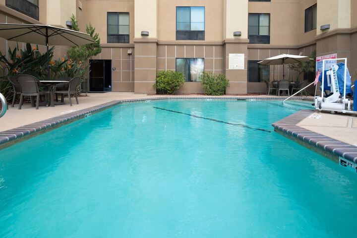 Pool 6 of 32