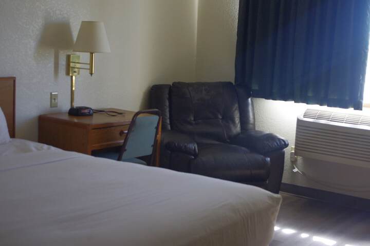 Room 32 of 42