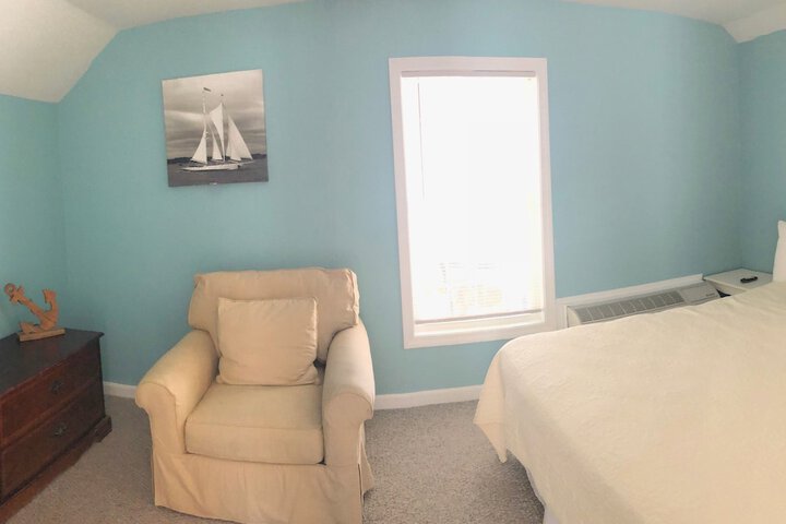Room 24 of 28