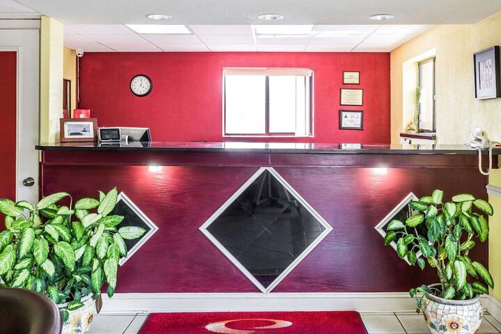 Econo Lodge Inn & Suites Matthews - Charlotte