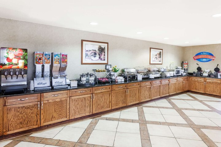 Breakfast/Coffee Service 36 of 39