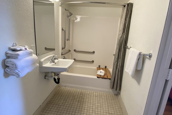 Room 40 of 51