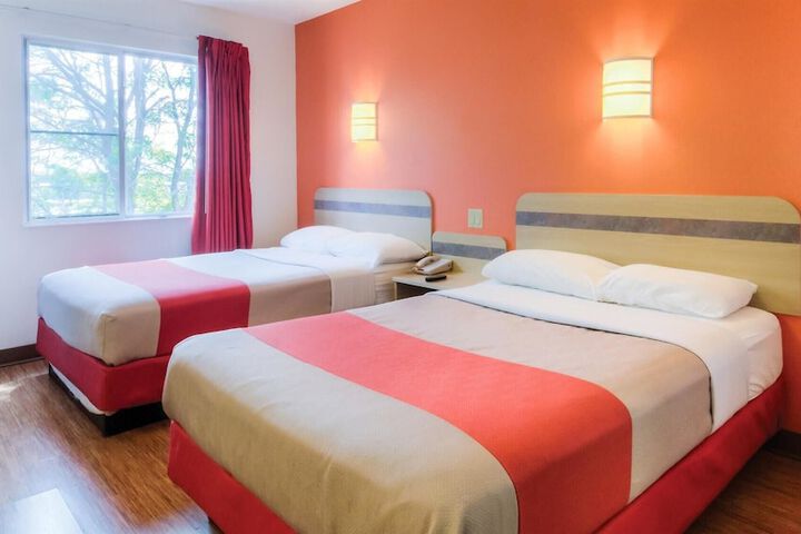 Motel 6 Gatlinburg TN - Smoky Mountains
