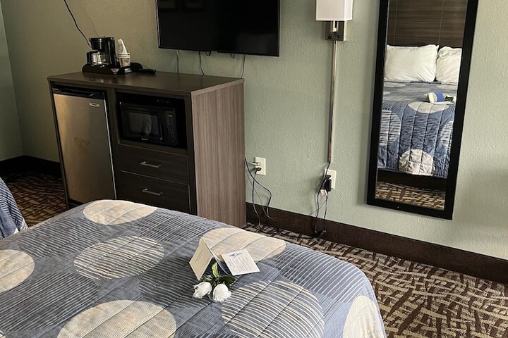 Room 29 of 33