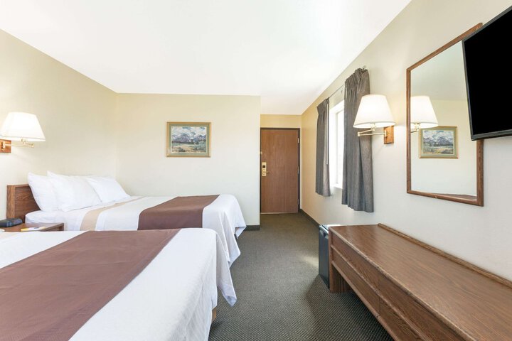 Room 16 of 25