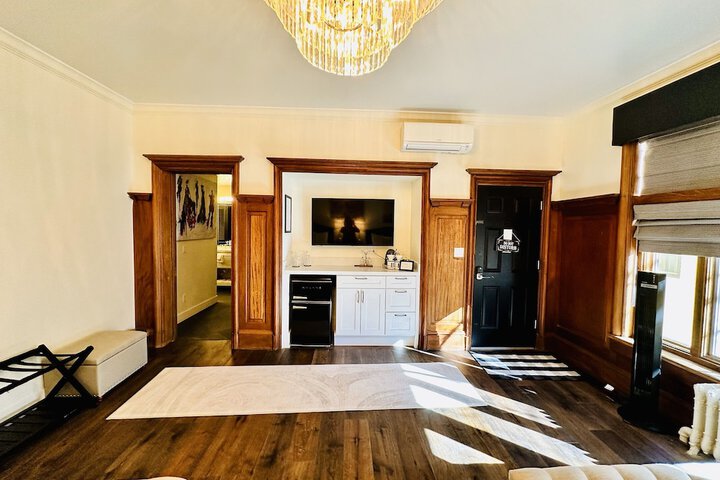 Bespoke Inn Flagstaff