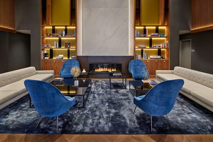 Lounge 91 of 100