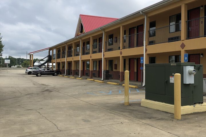 Clairmont Inn
