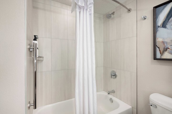 Embassy Suites by Hilton Lexington / UK Coldstream