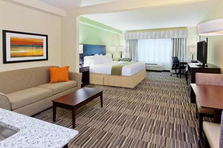 Room 16 of 33