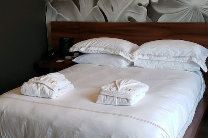 Room 25 of 80