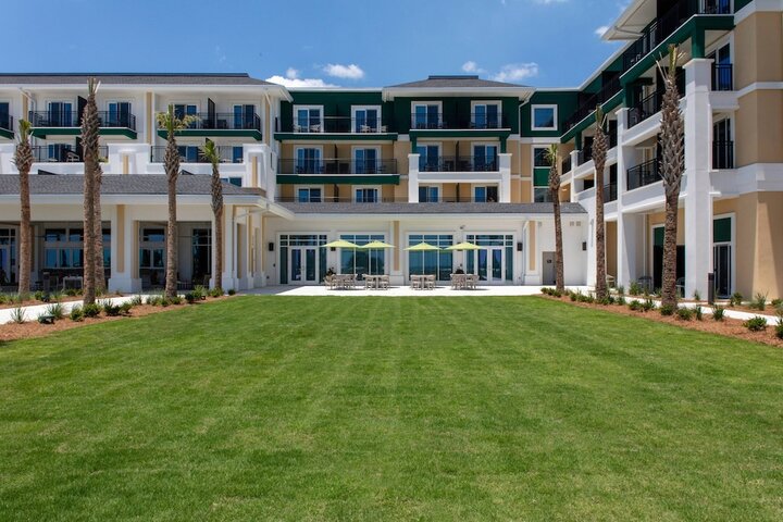 Hotel Exterior 51 of 54