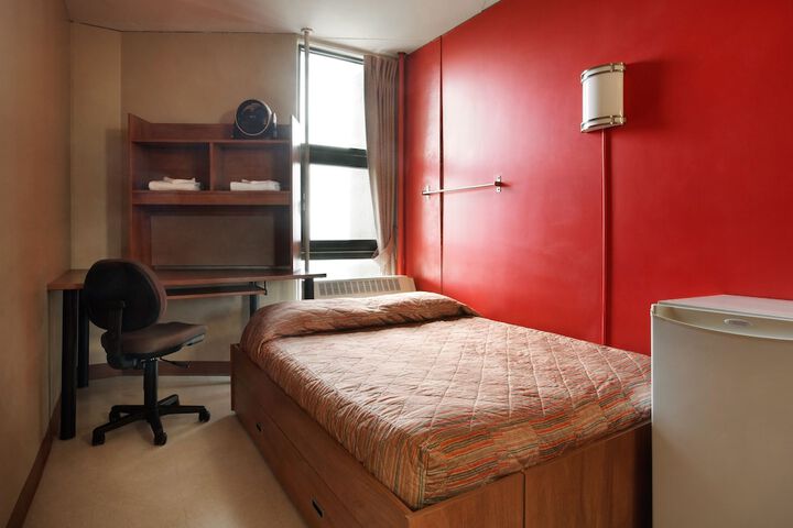 Room 20 of 33