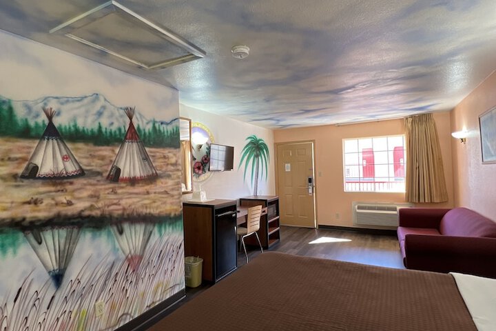 Room 13 of 19