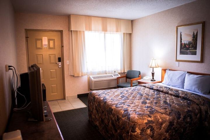 Room 5 of 20
