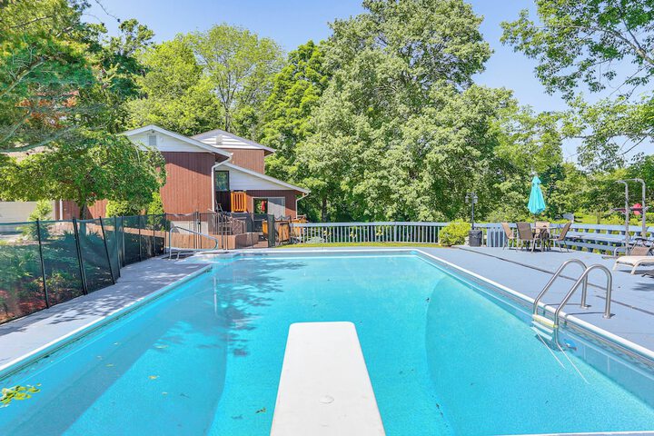 Pet-friendly Vacation Rental w / Lake Access