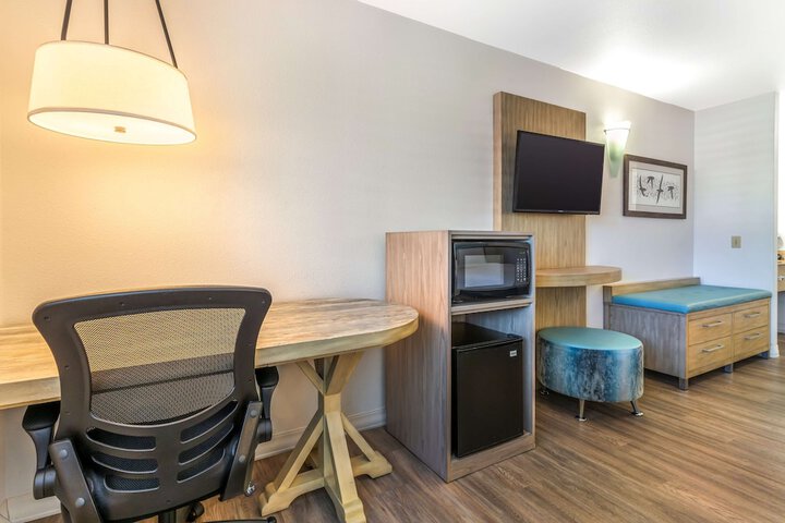 Room 32 of 41
