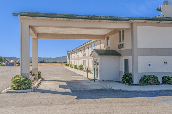Hotel 5 of 51
