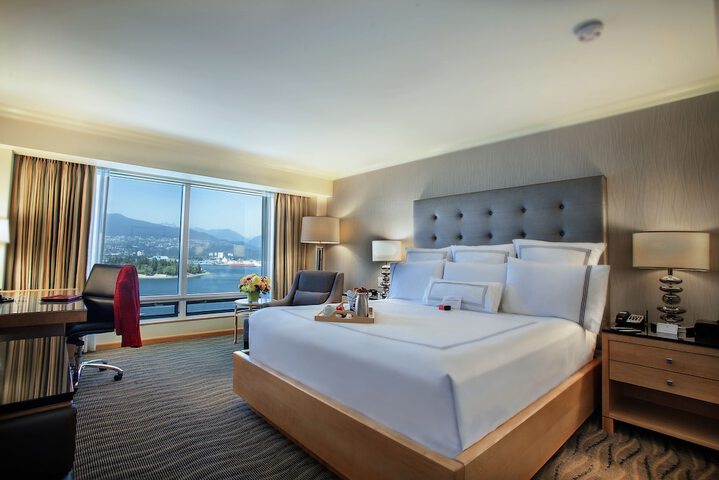 Room 32 of 62