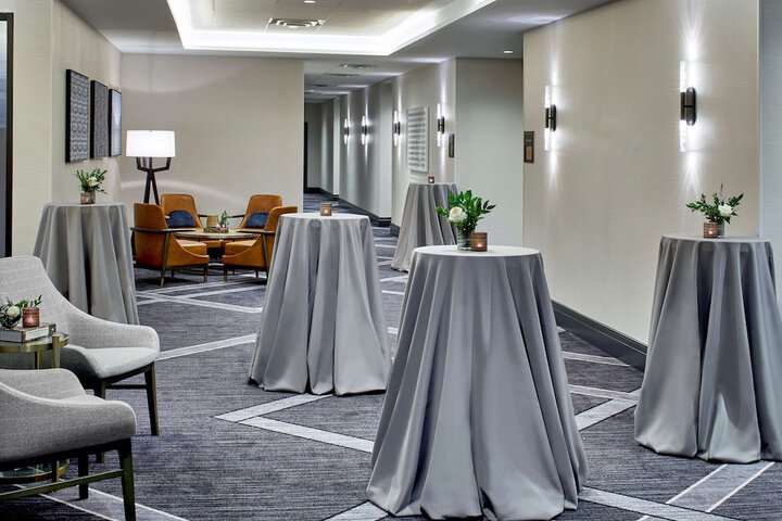 Cumberland House Knoxville Tapestry Collection by Hilton