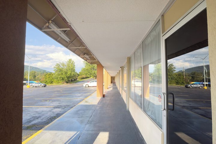 OYO Hotel Harriman near I-40
