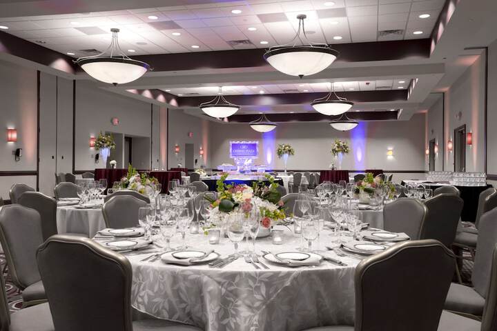 Ballroom/Hall 58 of 61