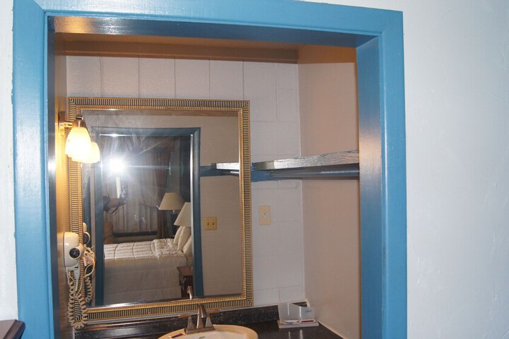 Room 9 of 23