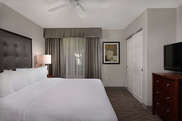 Room 30 of 46