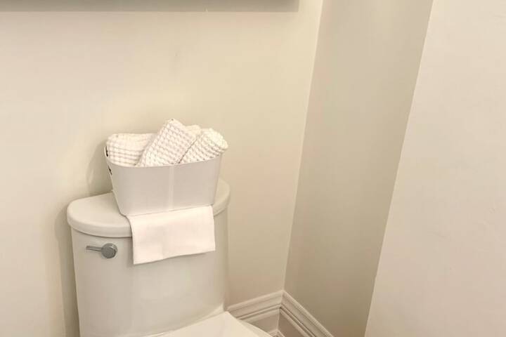Room 21 of 28