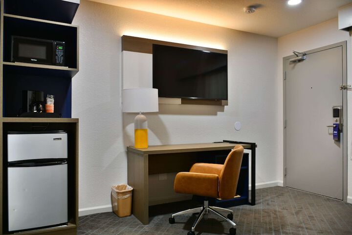 Room 8 of 55