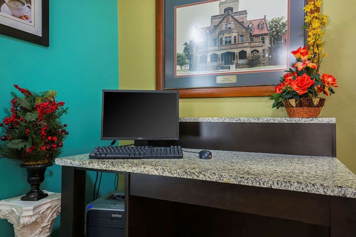 Business Center 34 of 34