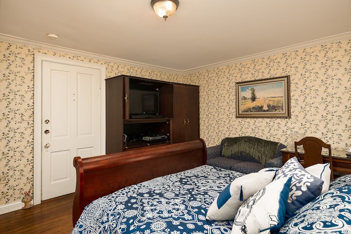 Room 26 of 62